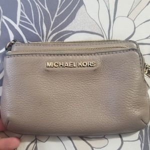 Michael kors wristlet wallet